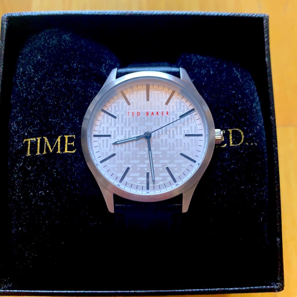 Ted Baker Manhatt Silver Men's Wrist Watch NWT - Picture 2 of 7